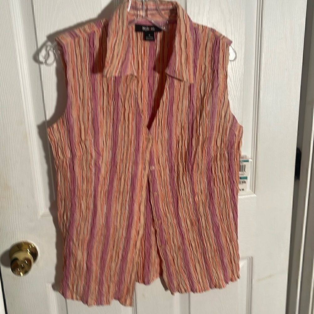 Style & Co  sleeveless button down front blouse